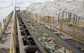 open pit mine conveying system